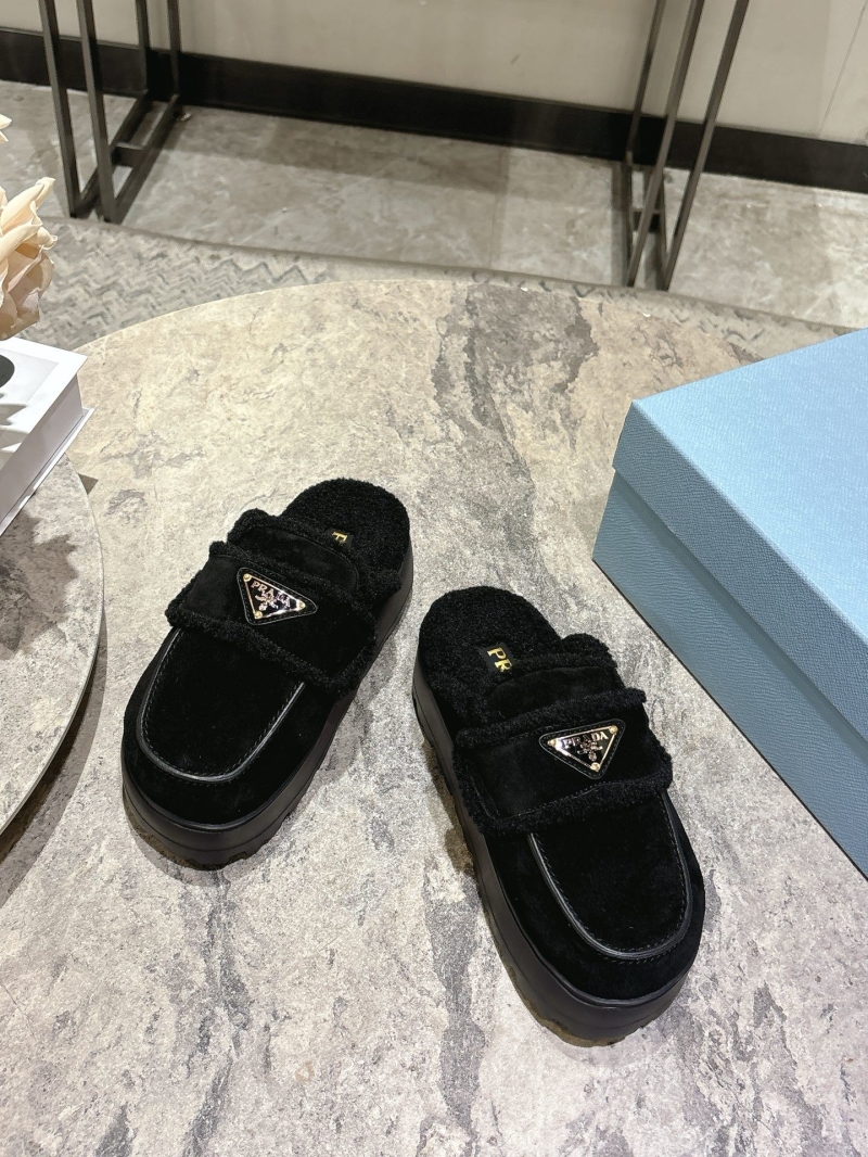 Pra*a slippers